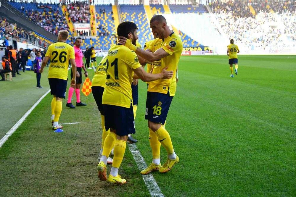 Süper Toto Süper Lig: MKE Ankaragücü: 4 - A. Hatayspor: 1 (Maç sonucu)