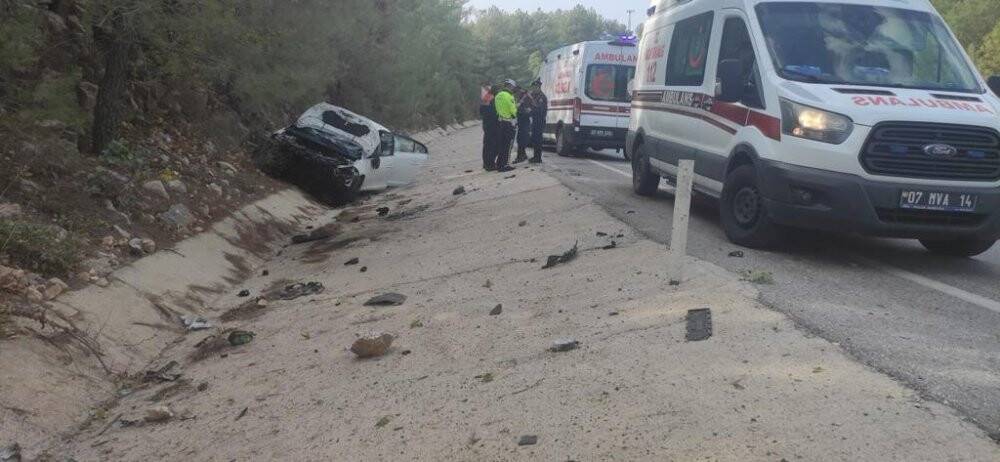 Antalya’da trafik kazası; 2 yaralı