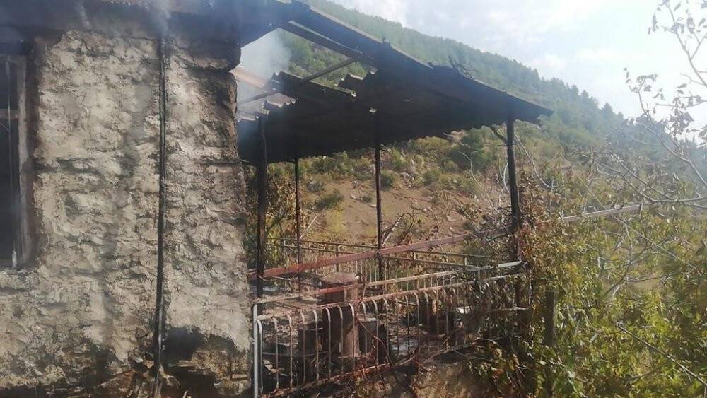 Patlayan tüp yangına sebep oldu, ev kullanılamaz hale geldi