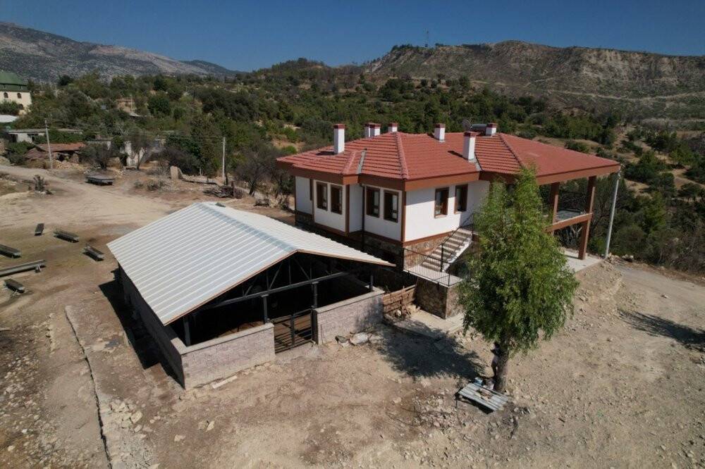 Antalya’daki yangın sonrası 150 konut daha hak sahiplerine teslim edilecek