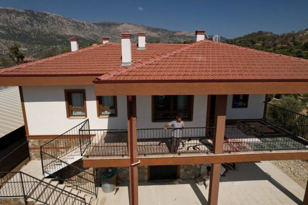Antalya’daki yangın sonrası 150 konut daha hak sahiplerine teslim edilecek
