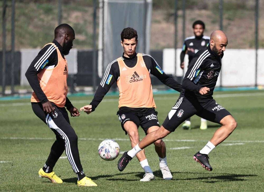 Beşiktaş, derbi hazırlıklarını sürdürdü