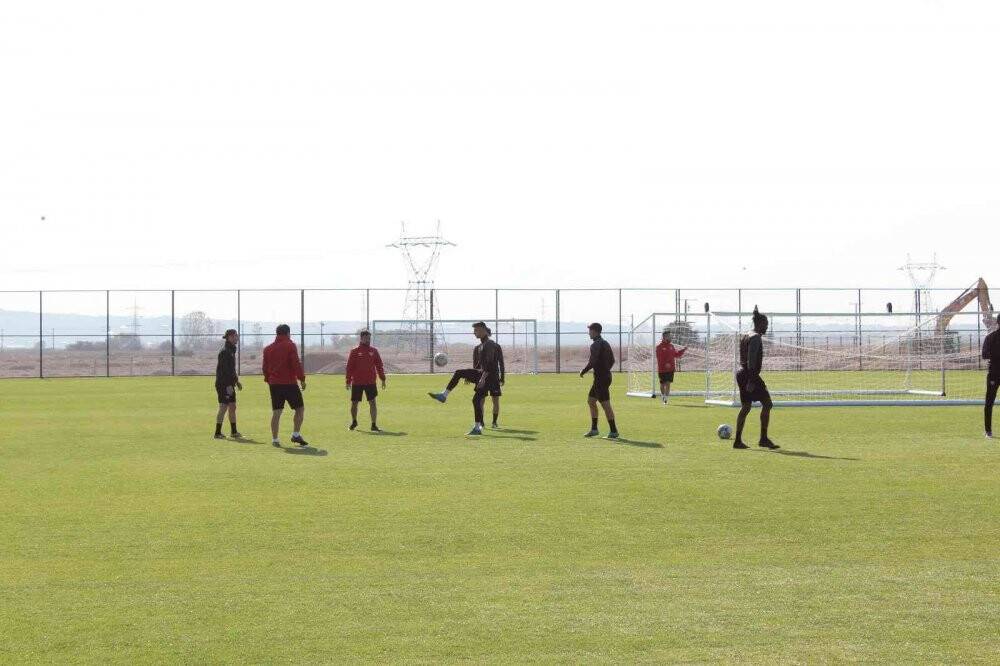 Bandırmaspor'da  Altay mesaisi  sürürüyor