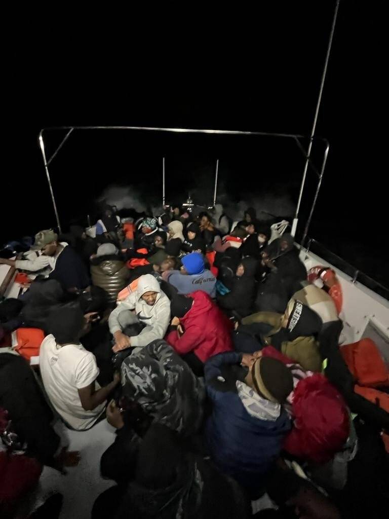 Ege denizinde göçmen hareketliliği: 130 göçmen kurtarıldı