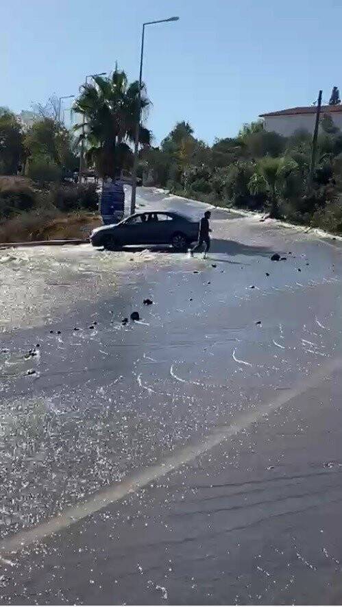 İsale hattı patladı, her yeri su aldı