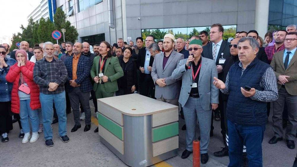 Kalbine yenilen güvenlik görevlisine tören düzenlendi