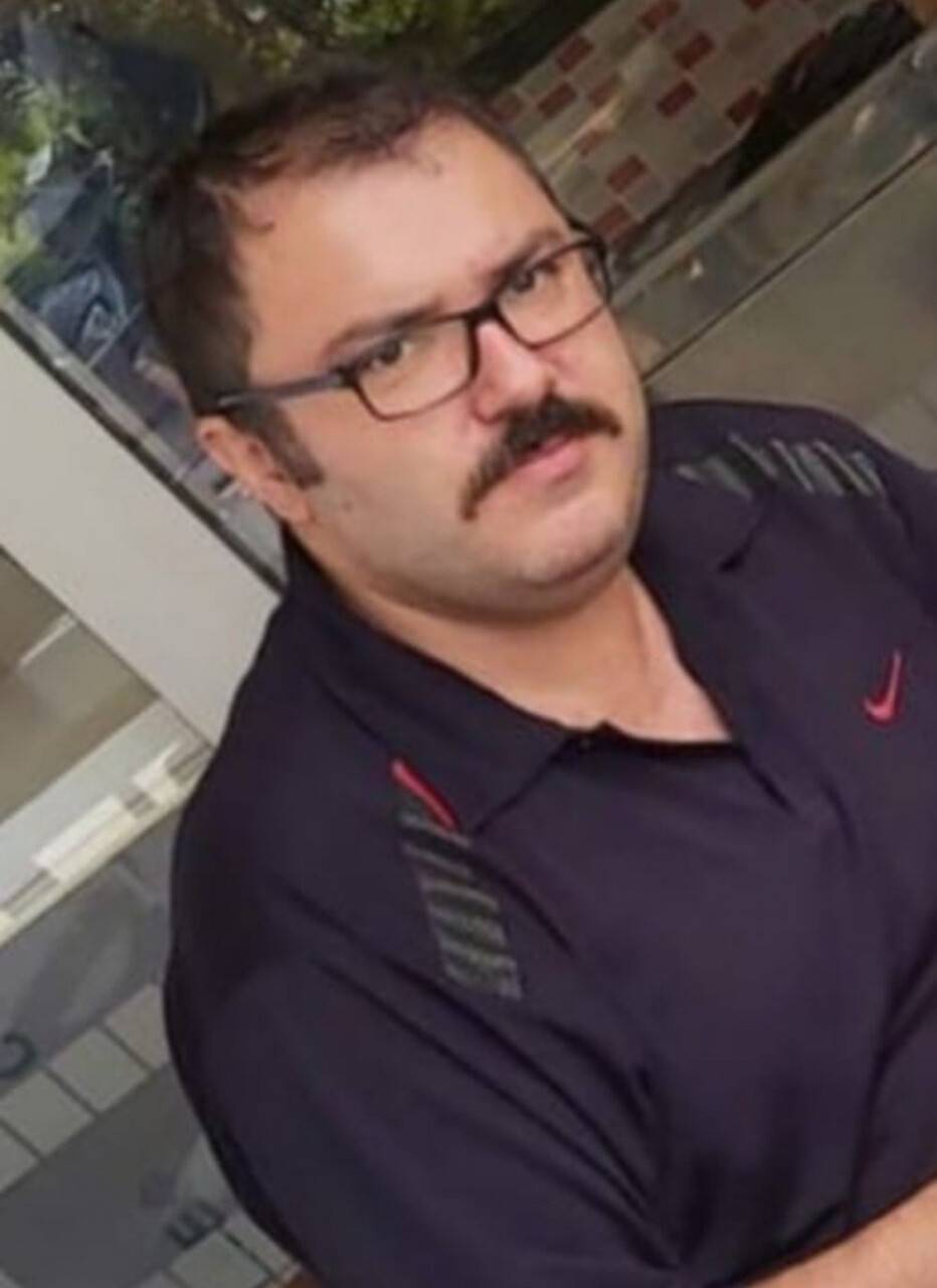 Kalbine yenilen güvenlik görevlisine tören düzenlendi