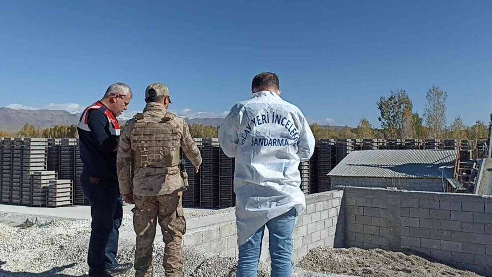 Pomza silosuna çocuk düştü