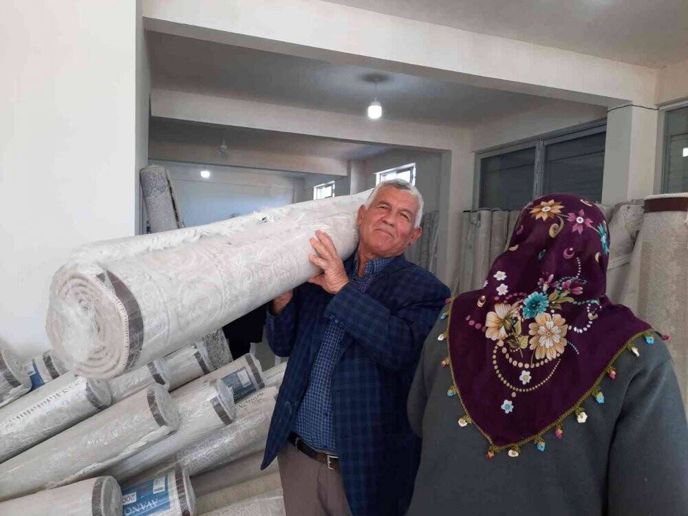 Ucuz halı almak için yarıştılar