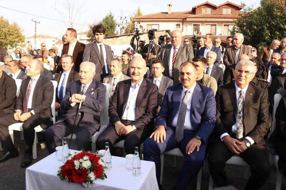 İçişleri Bakanı Soylu: “Dünyanın hiçbir yerini yalnız bırakmayan büyük bir milletin evlatlarıyız”