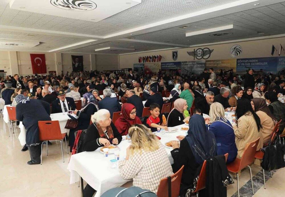 Vali Özkan şehit ve gazi aileleri ile buluştu