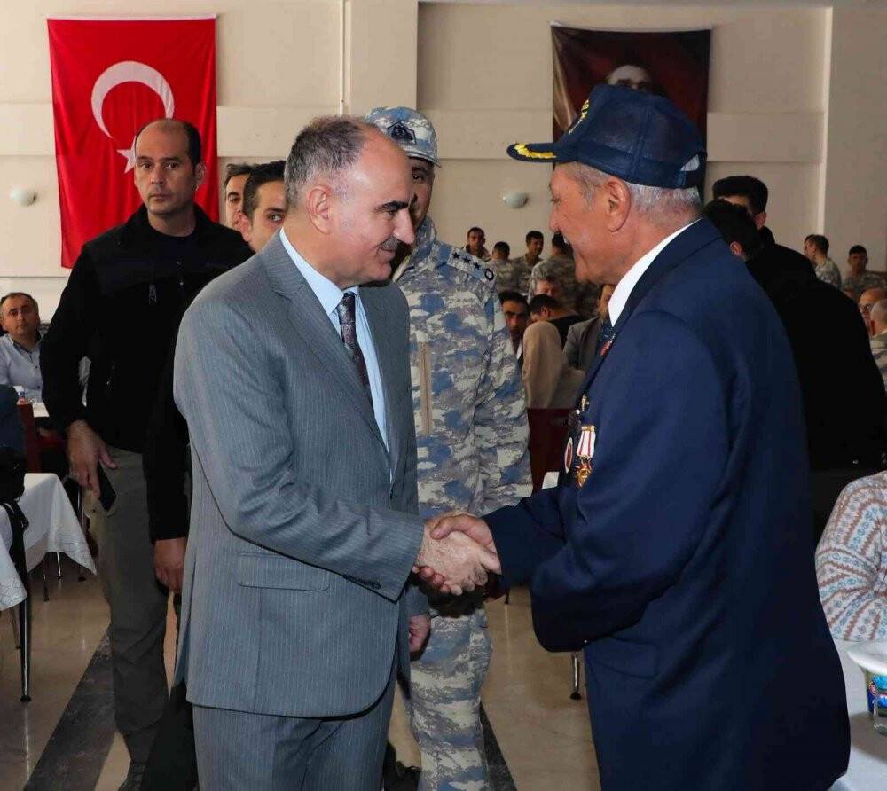 Vali Özkan şehit ve gazi aileleri ile buluştu