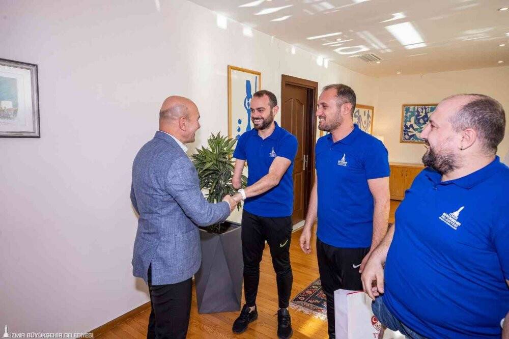 Dünya şampiyonu Ampute Milli Takımı’nın kalecisi  Arslan İzmir’in gururu oldu