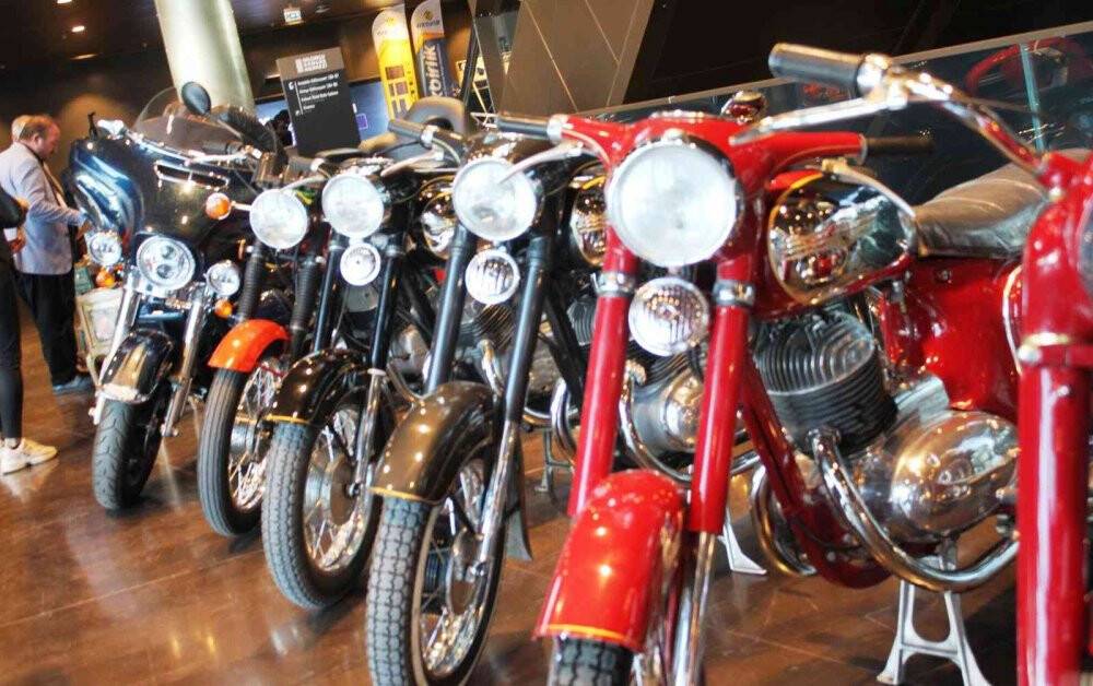 Türkiye'nin en büyük kapalı alan klasik otomobil sergisi Konya'da