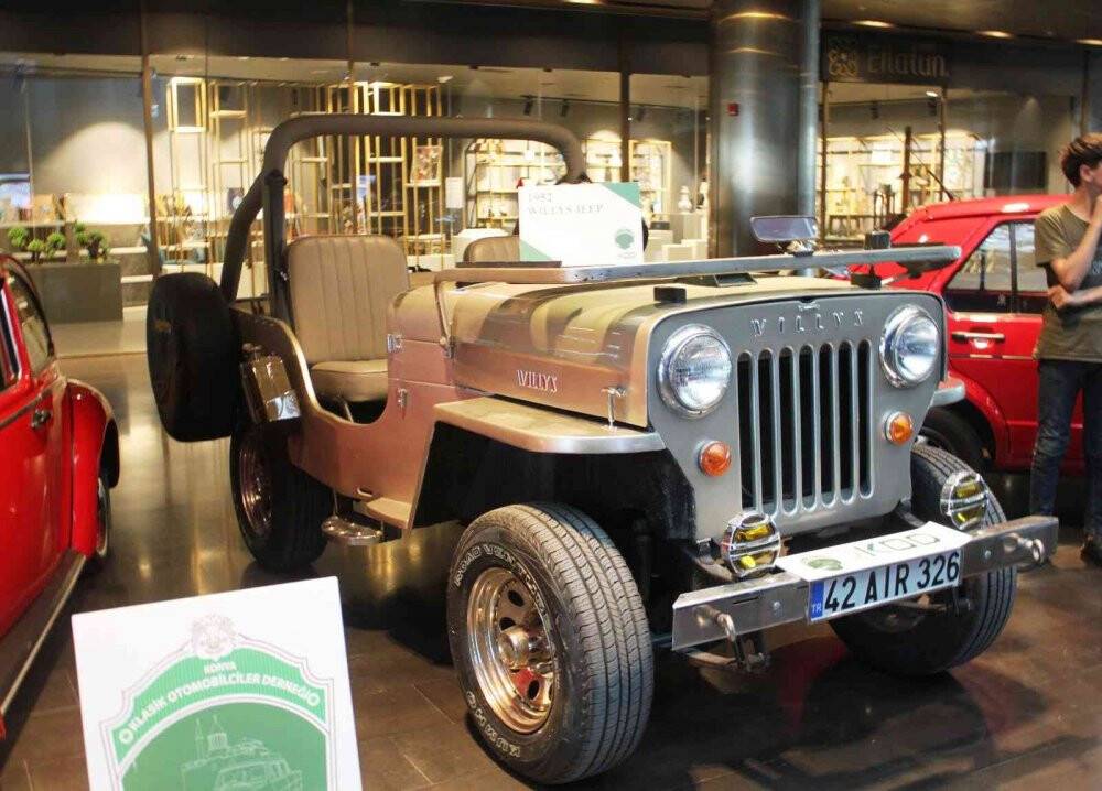 Türkiye'nin en büyük kapalı alan klasik otomobil sergisi Konya'da