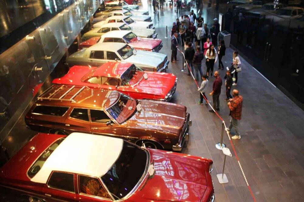 Türkiye'nin en büyük kapalı alan klasik otomobil sergisi Konya'da