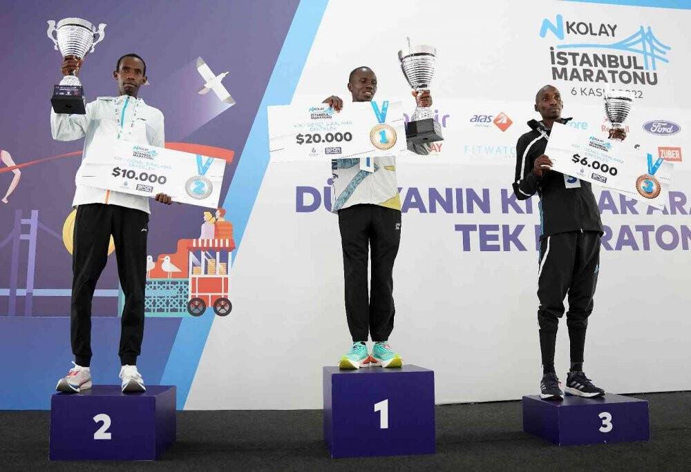 44. İstanbul Maratonu’nda kazananlar ödüllerini aldı