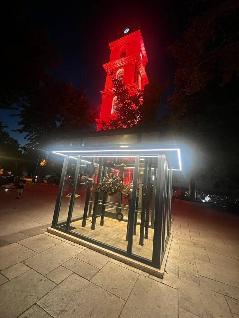 Asırlık saat tıkır tıkır işliyor