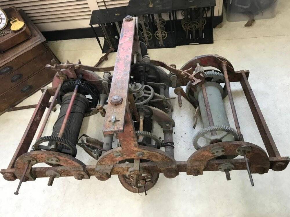 Asırlık saat tıkır tıkır işliyor