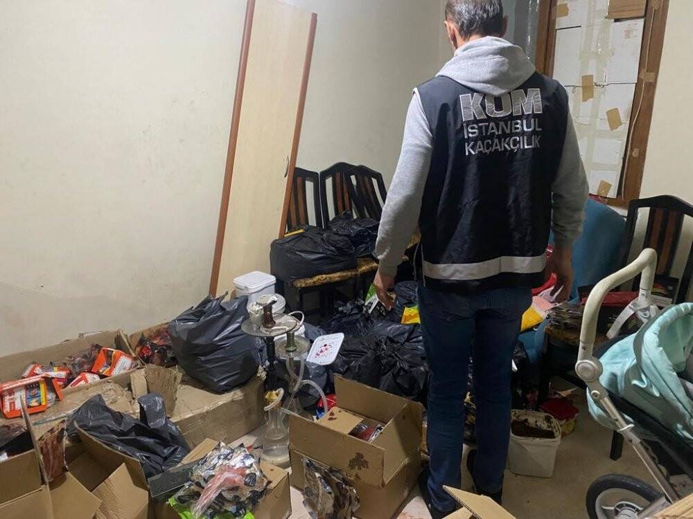 Esenyurt’ta kaçak tütün depolarına baskın