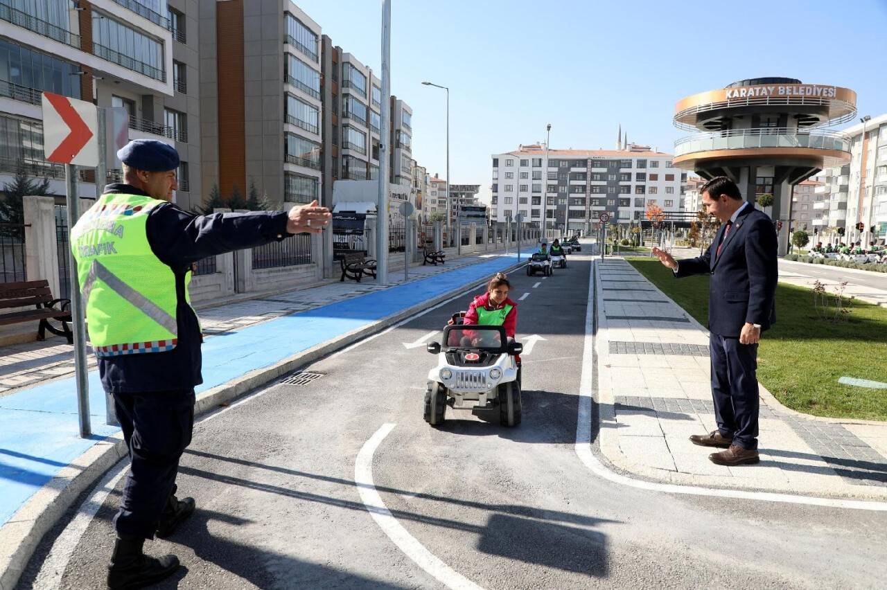 karatay-trafik-egitim-parkinda-egitimler-suruyor-5-jpg-1500.jpg