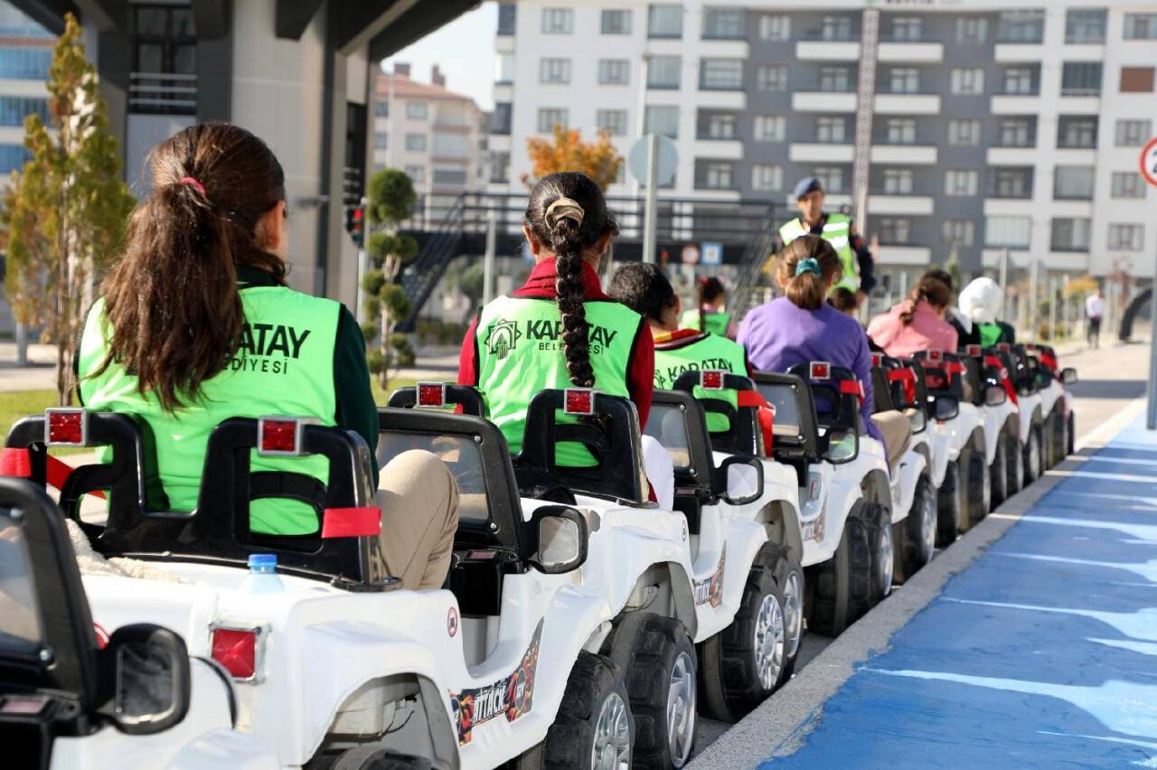 karatay-trafik-egitim-parkinda-egitimler-suruyor-6-jpg-1500.jpg