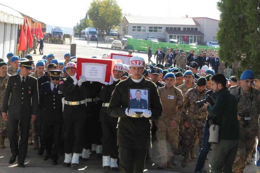 Pençe-Şimşek şehitleri memleketlerine uğurlandı