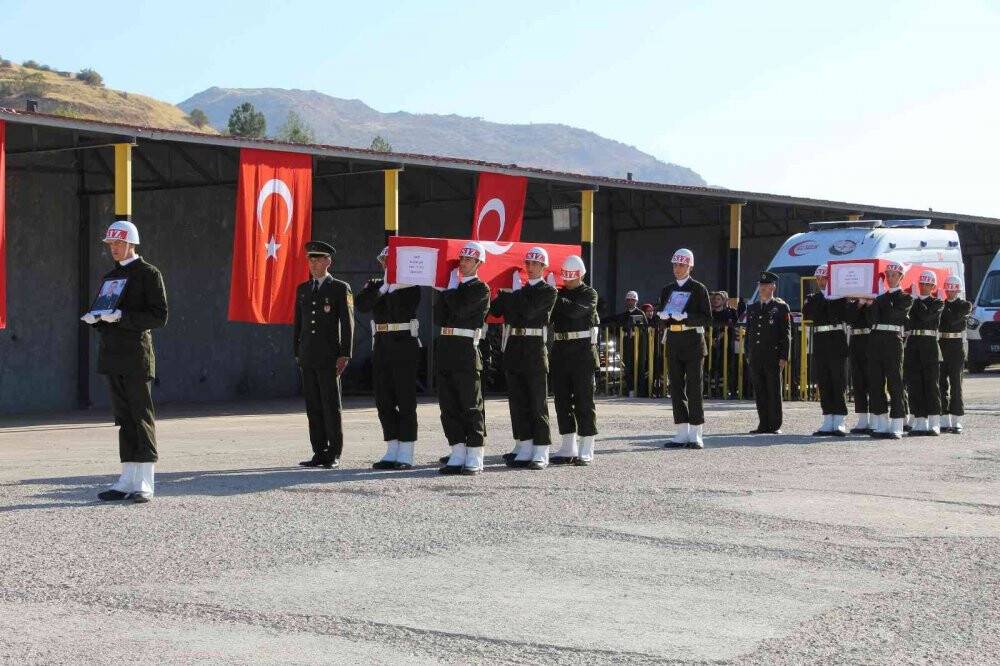 Pençe-Şimşek şehitleri memleketlerine uğurlandı