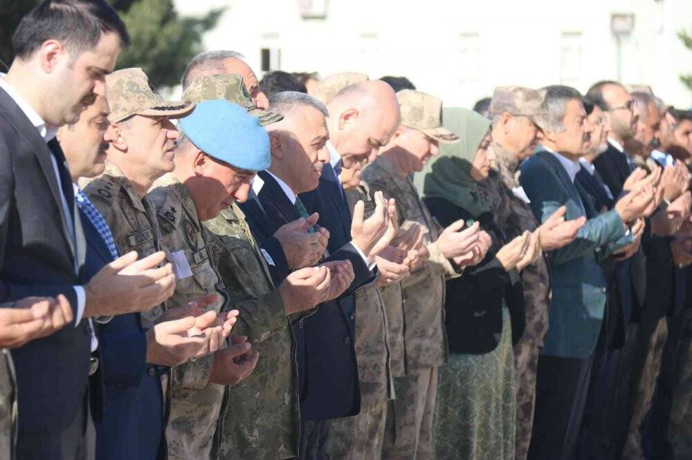 Pençe-Şimşek şehitleri son yolculuğuna uğurlandı