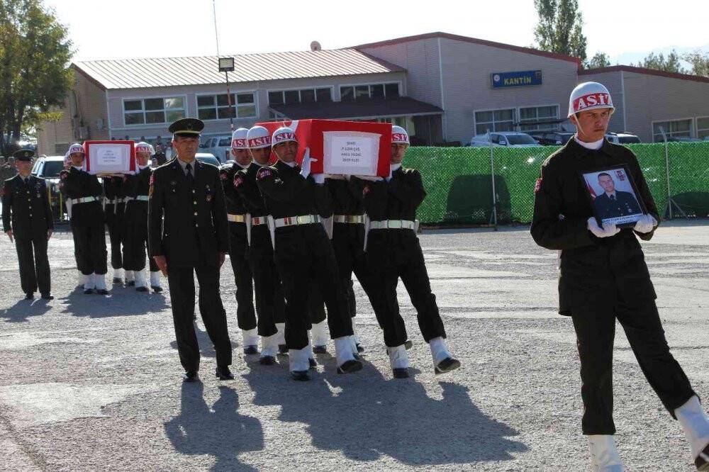 Pençe-Şimşek şehitleri son yolculuğuna uğurlandı