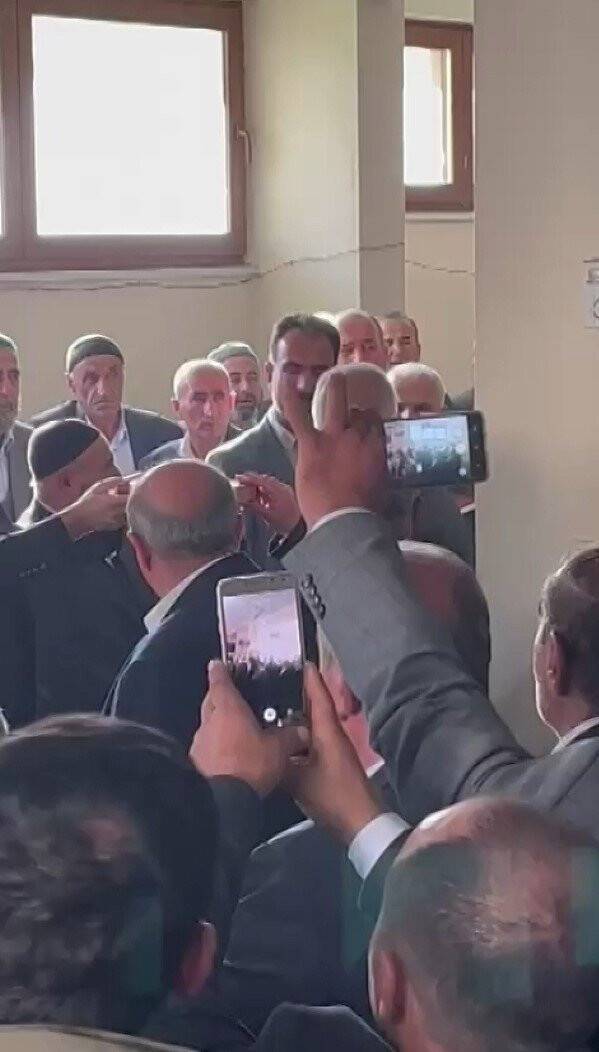 Silahlı saldırı sonrası ailelerden barış yemini