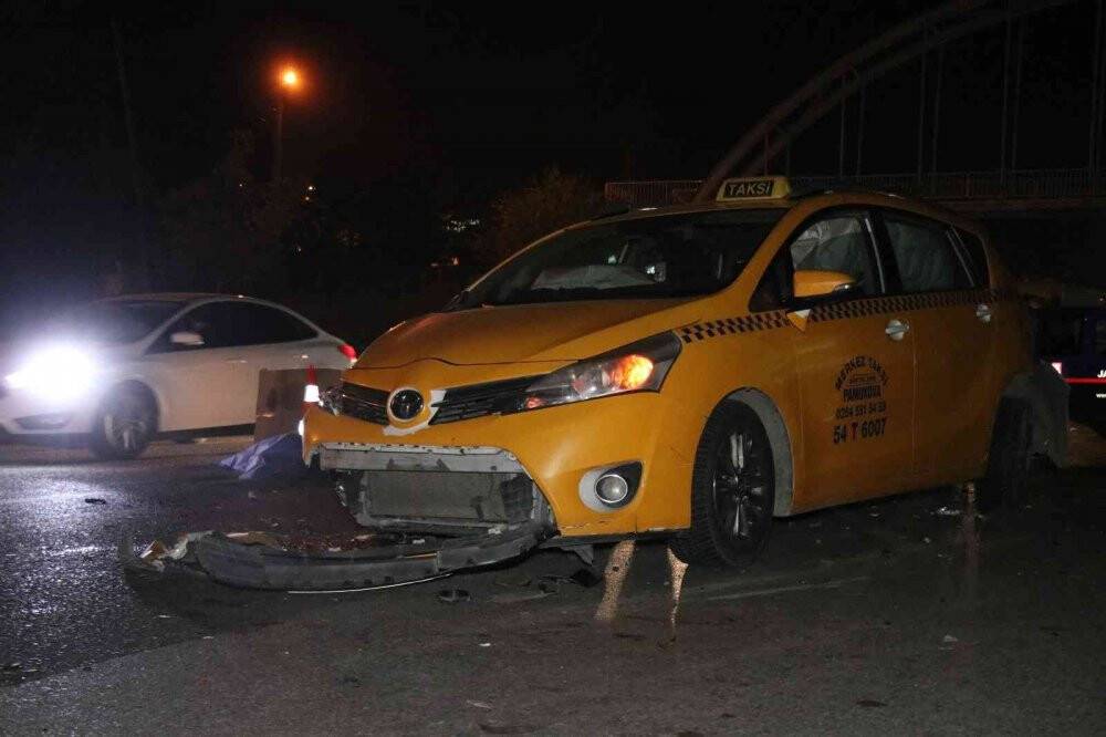 Yolun karşısına geçmek isterken canından oldu