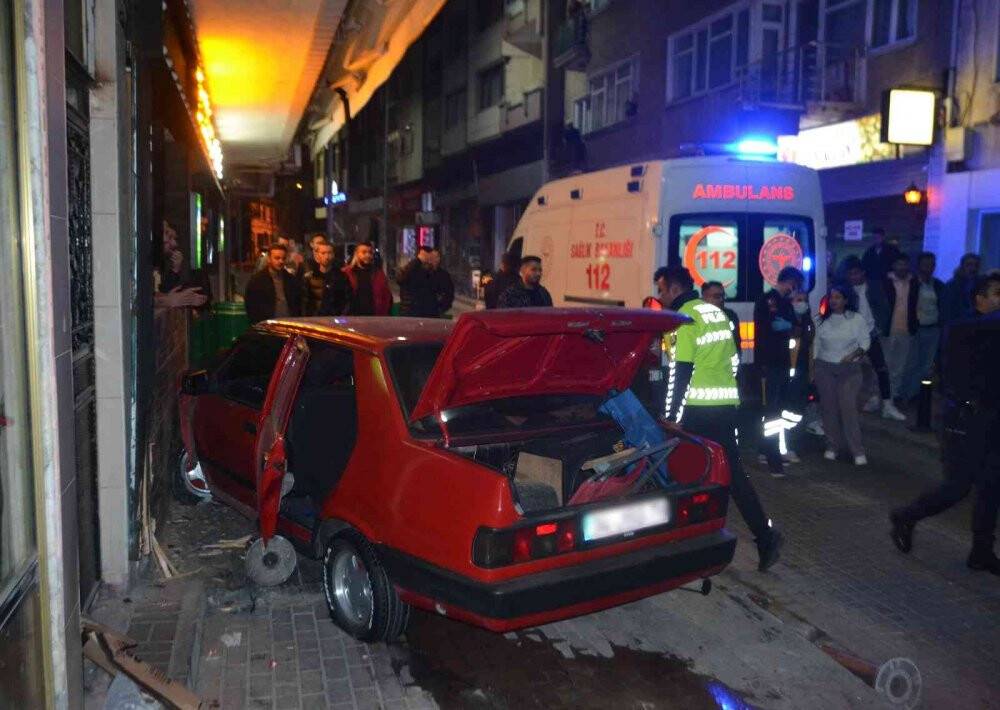 Polisi görünce panikledi eğlence mekanının duvarına  çarptı