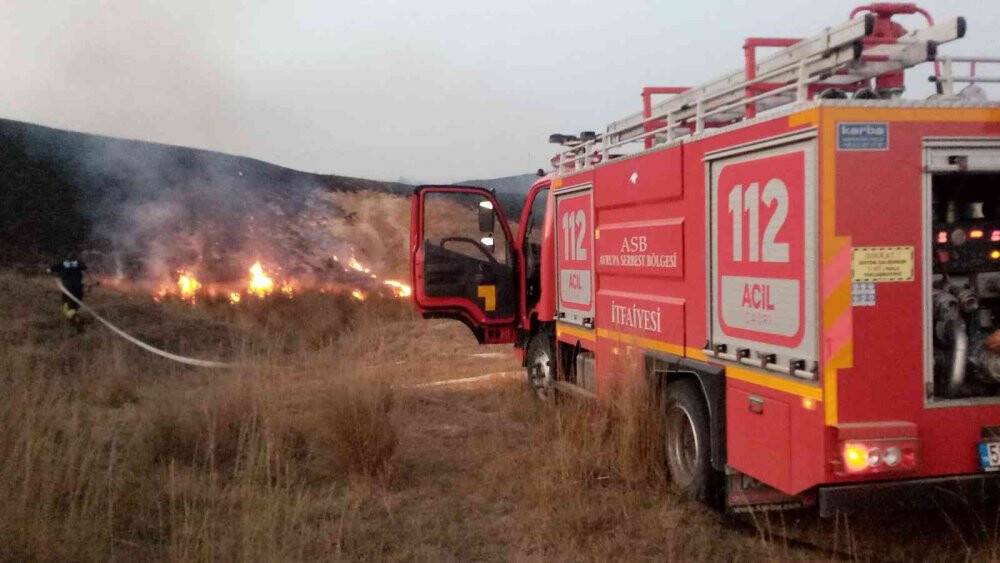 Tekirdağ’da 700 dönüm anız alevlere teslim oldu