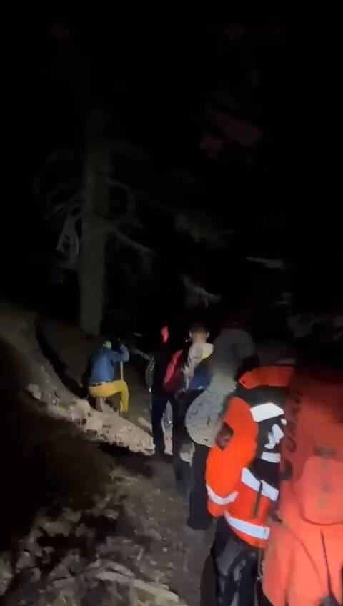 Uludağ’da mahsur kalan milli sporcu ve arkadaşı kurtarıldı