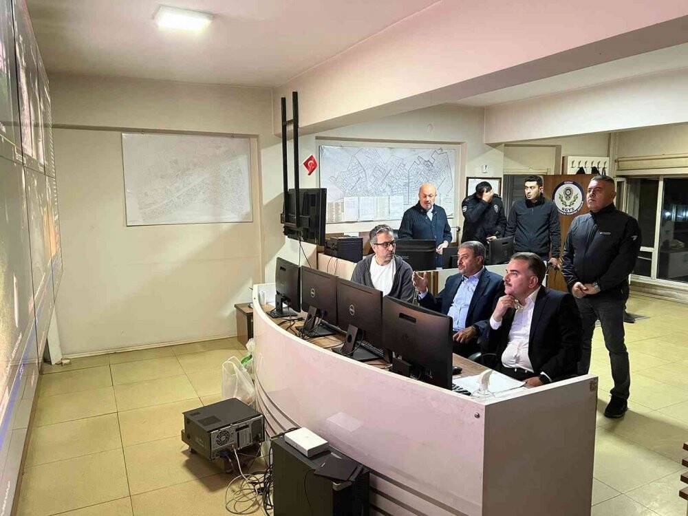 Vali Şıldak’tan Edremit’te gece denetimleri