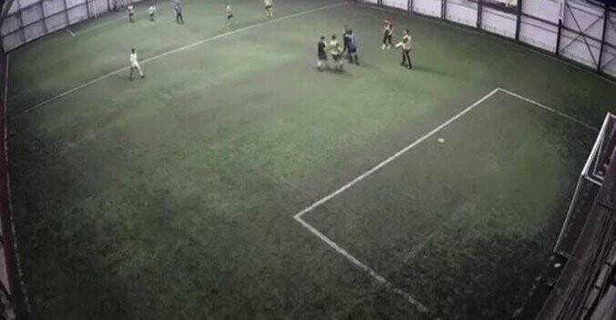 Halı saha boks ringine döndü