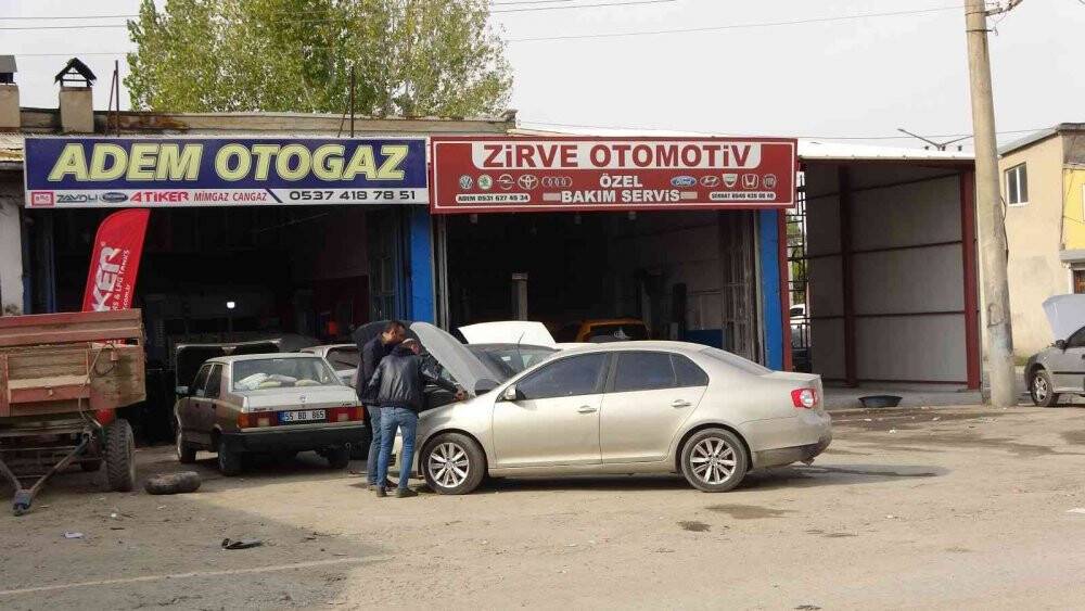 Oto sanayi sitesinde yoğun kış mesaisi
