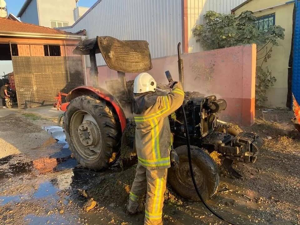 Traktör alevlere teslim oldu