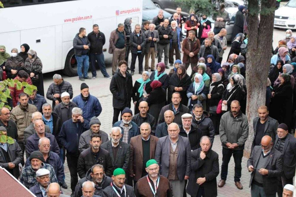 Umre kafilesi uğurlandı