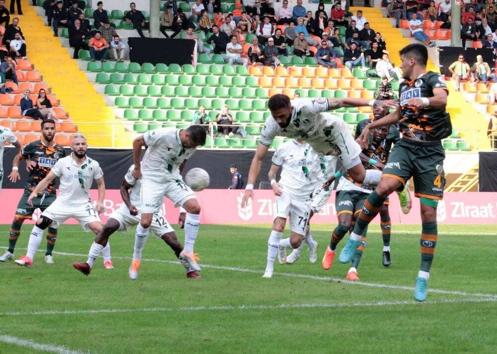 Ziraat Türkiye Kupası:  Alanyaspor: 3 - Sakaryaspor: 0
