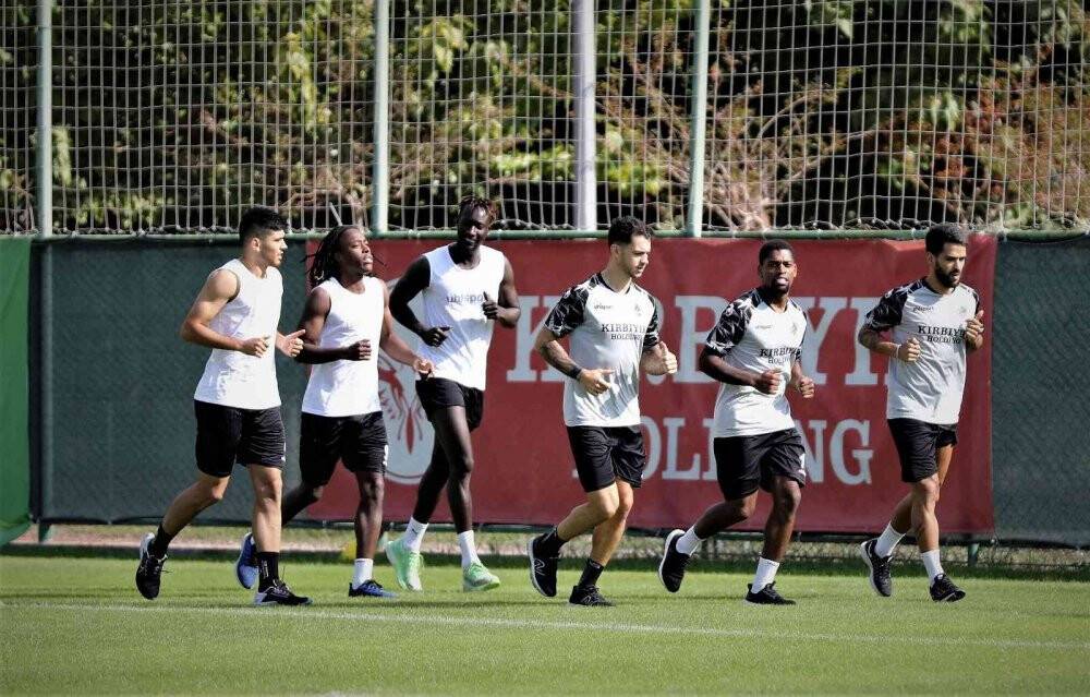 Alanyaspor'da Adana Demirspor mesaisi başladı