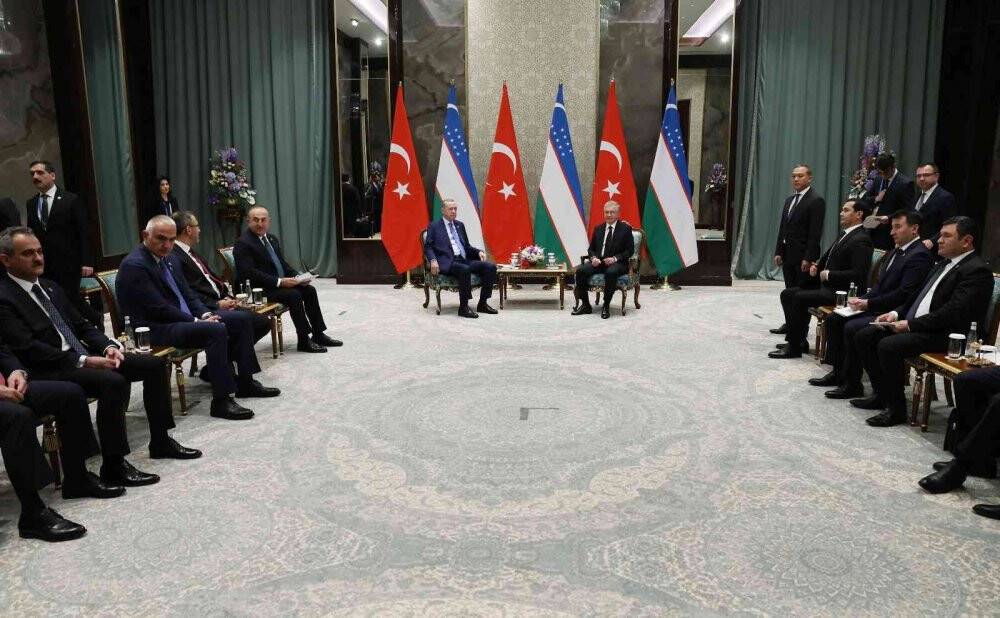 Cumhurbaşkanı Erdoğan, Özbekistan Cumhurbaşkanı Mirziyoyev ile görüştü