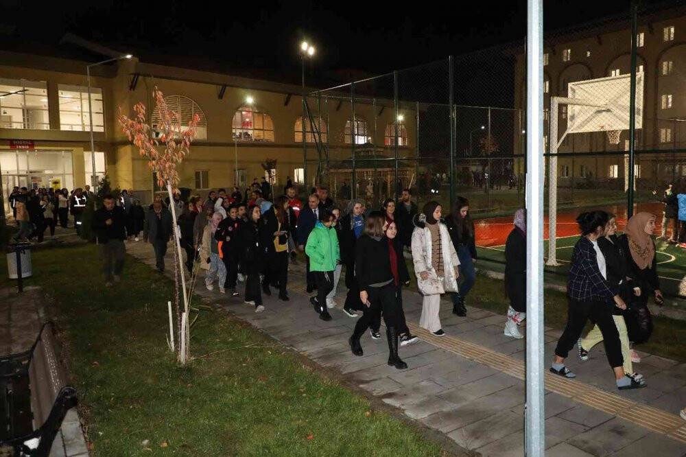 Konya’da "Deprem Anı Uygulaması ve Tahliye Tatbikatı" yapıldı