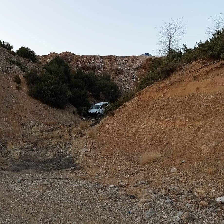 Taklalar attı, uçuruma yuvarlandı