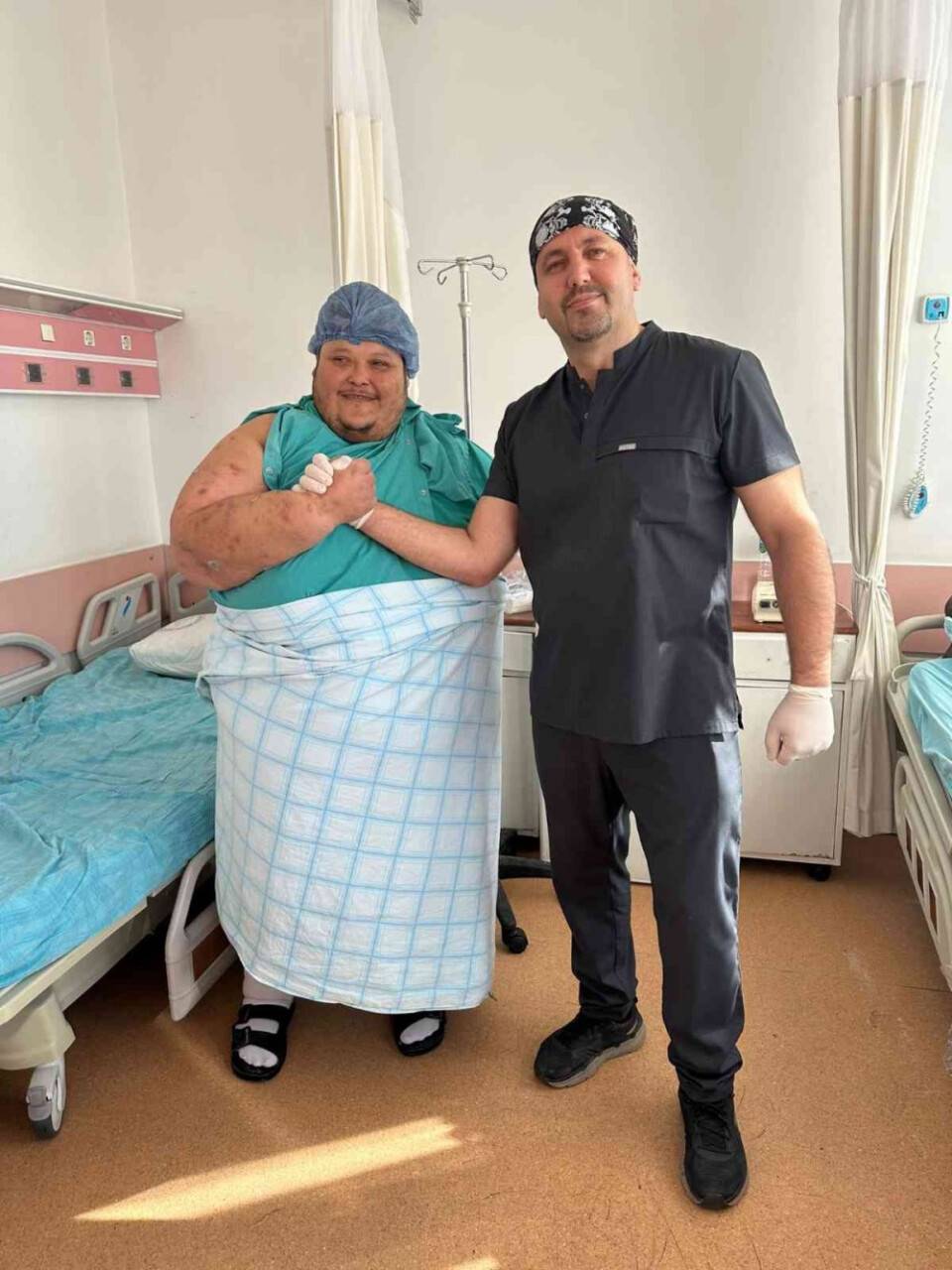 Artık yürüyemeyecek hale geldi, tüp mide ameliyatıyla kilolarından kurtulacak