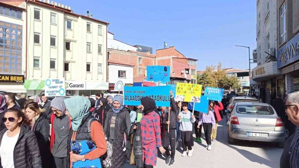Beyşehir’de diyabet farkındalığı için yürüyüş düzenlendi