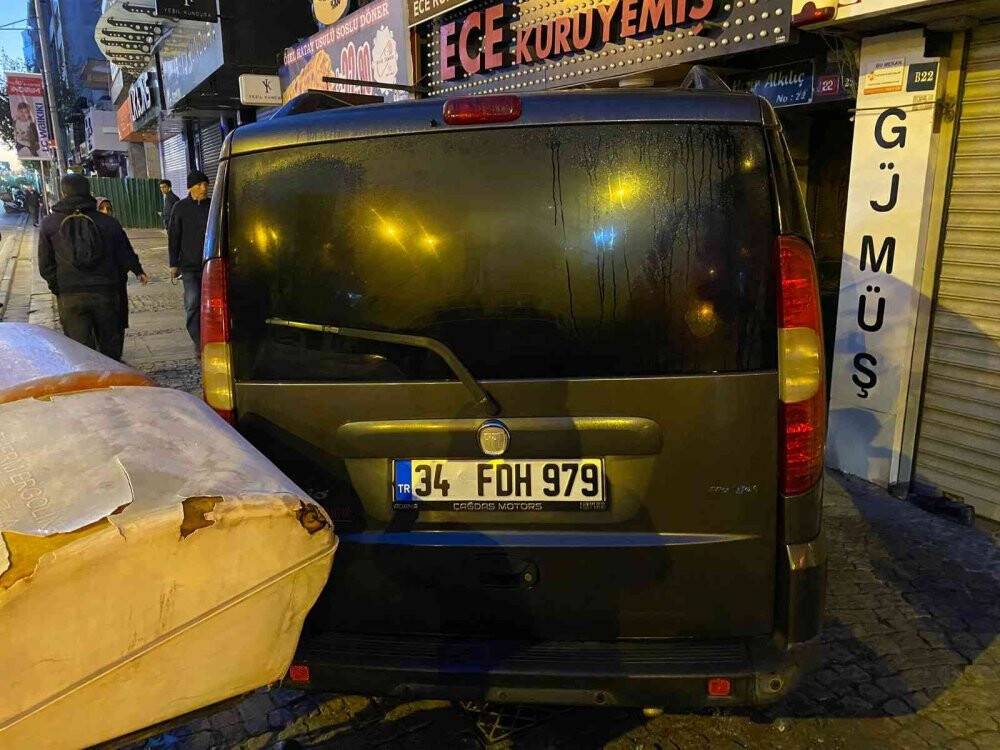 Kontrolden çıkan araç yaşlı kadına çarptı