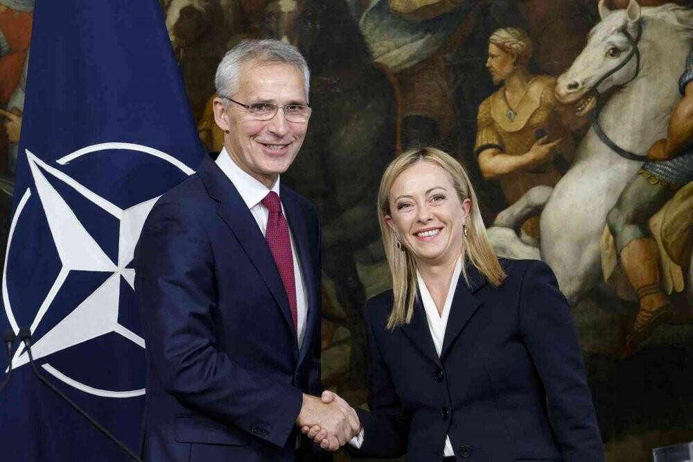 Stoltenberg: “Rusya ağır baskı altında”