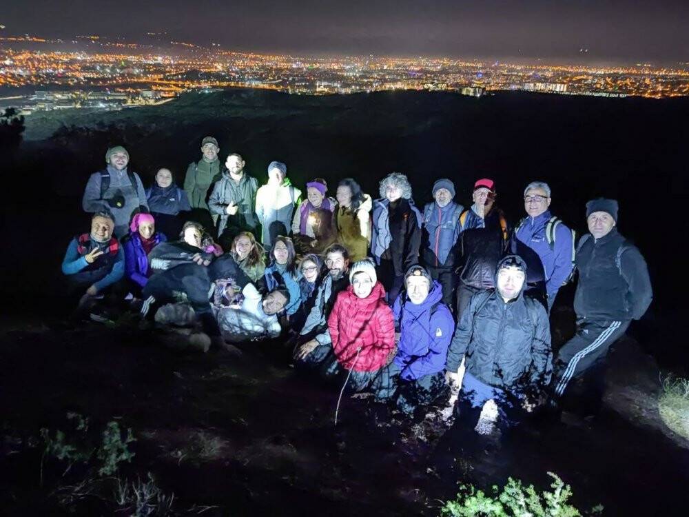 Gece yürüyüşçüleri dolunayla yürüdü